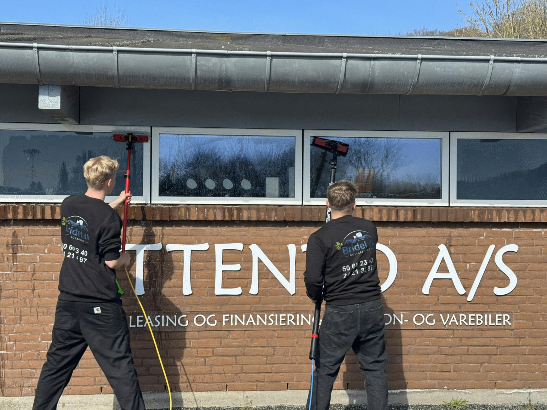 Vinduespudsning hos kunde